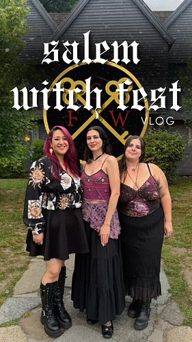 ✨🗝️FULL VIDEO ON YOUTUBE🌭✨

Academic lectures by day, harbor cruises, spooky markets and witchy cackles by night (plus a soir...