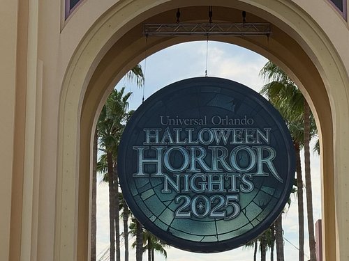We went to #halloweenhorrornights last weekend and it was a blast! 10/10 experience!
#universalstudiosorlando