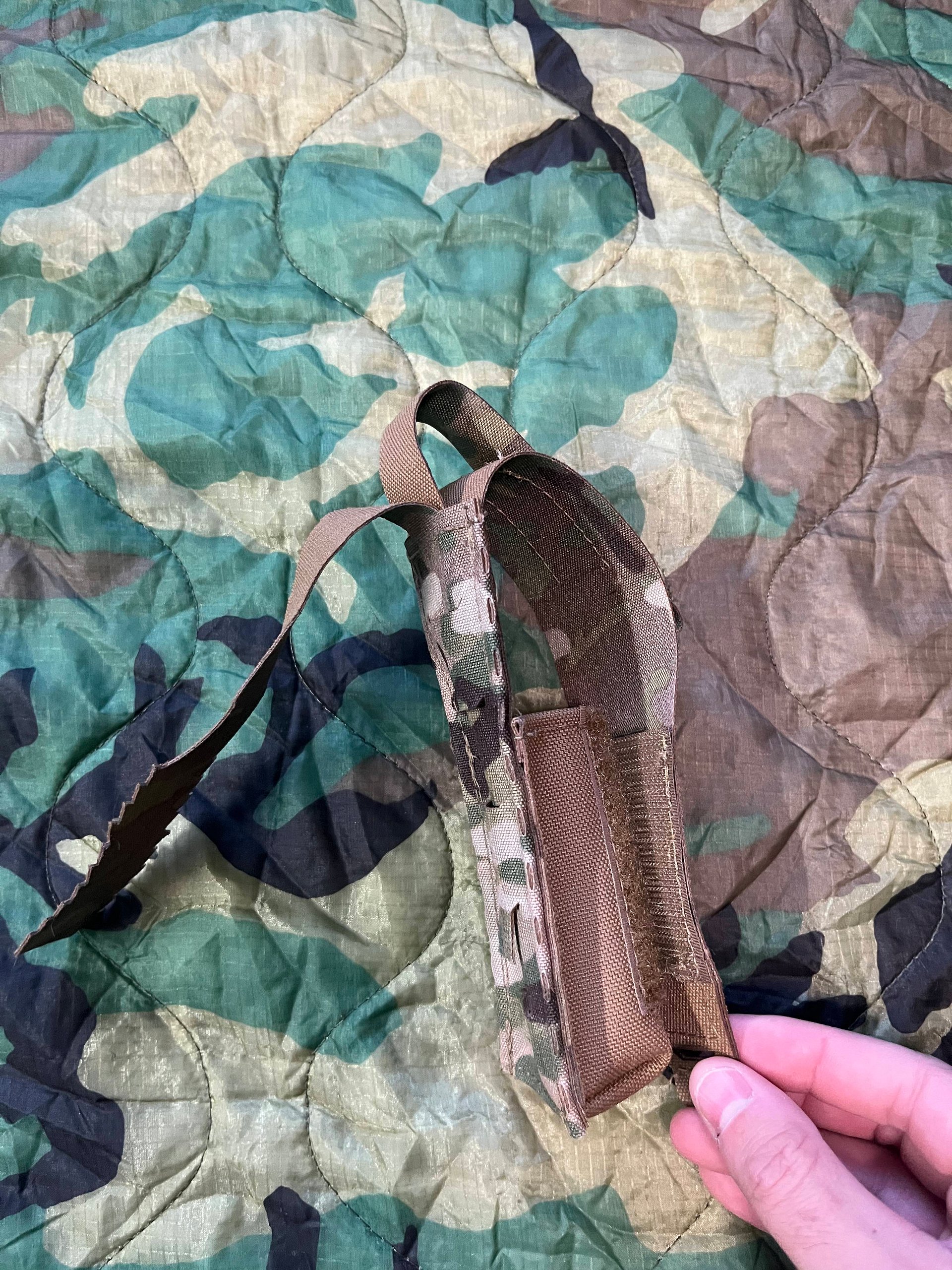 beez combat systems TQ/shears pouch product image (2)