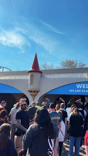 #KingsDominion was a blast! First time visiting on #openingweekend in 2026.. and we’ll definitely visit again!!