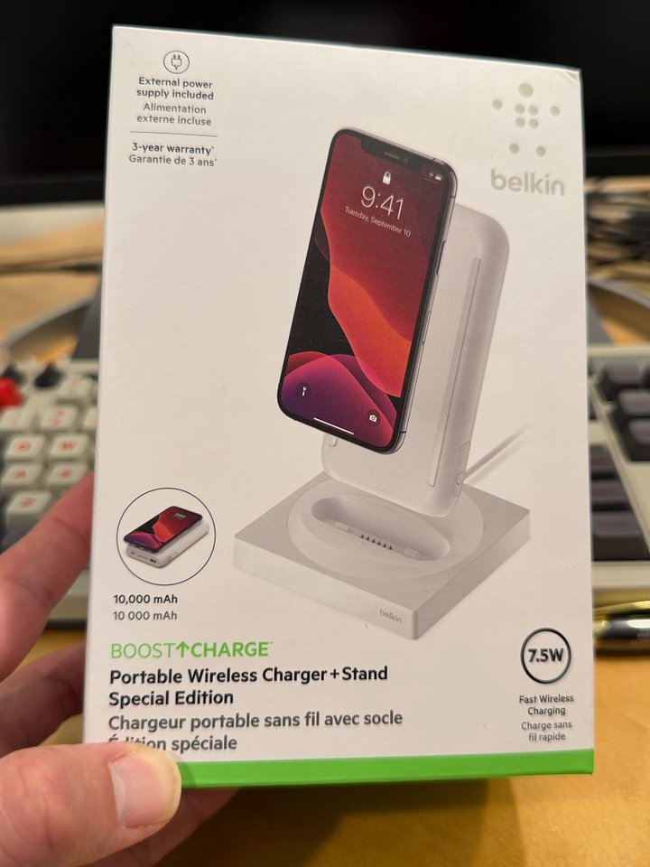 Belkin Boost Charger + Stand "Special Edition" New in Box product image (1)
