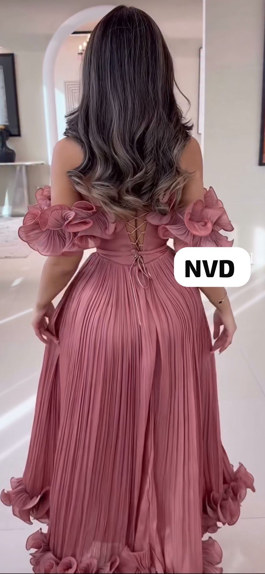 Luxury dress product image (5)