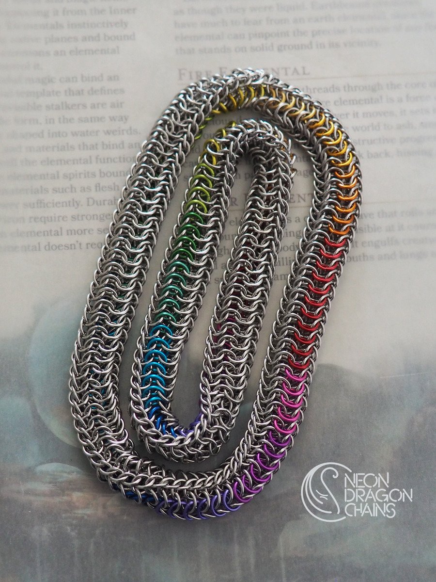 Mobius Fidget Toy / Rainbow Chrome product image (4)