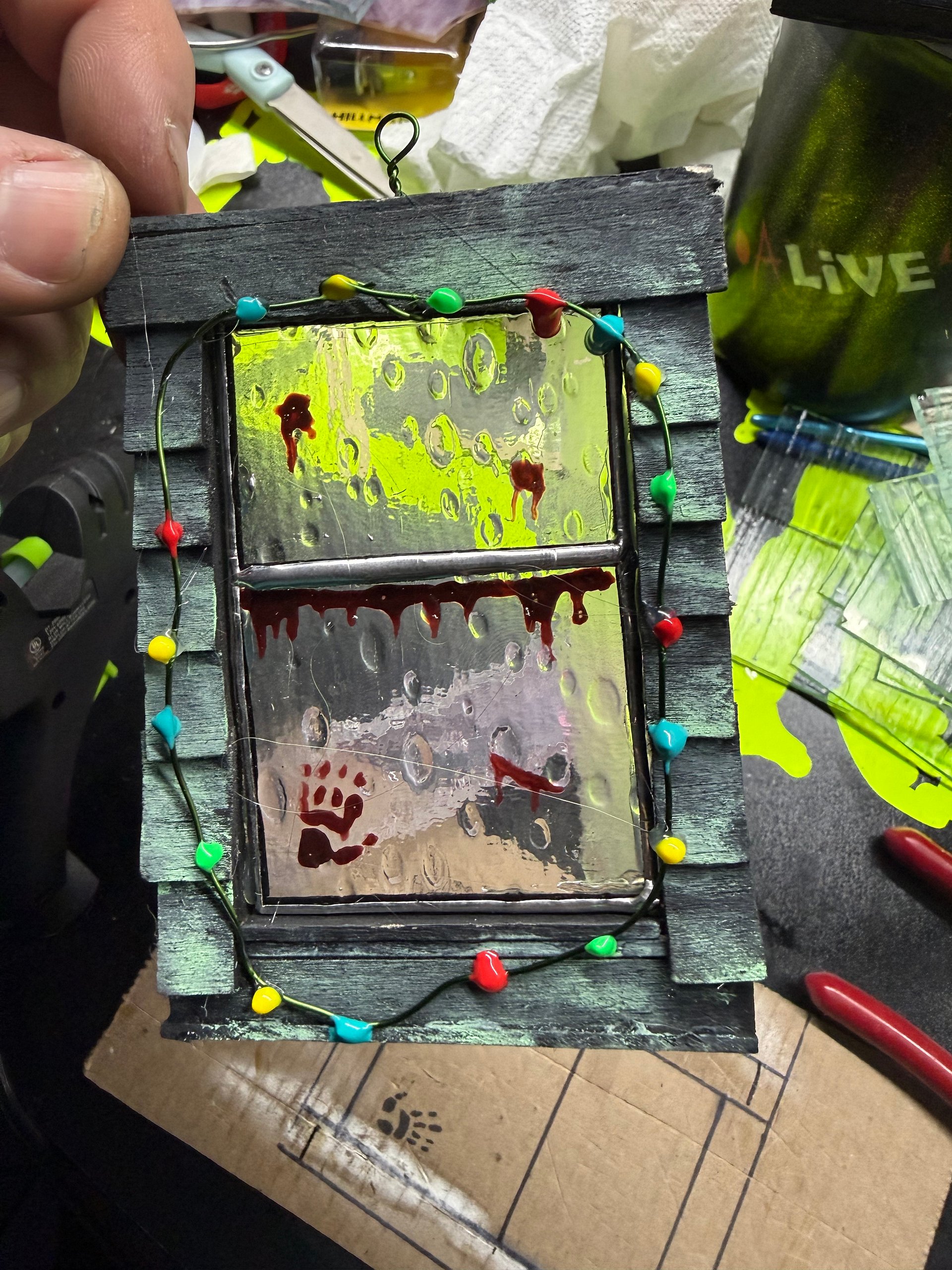 Haunted window hanging ornament product image (1)