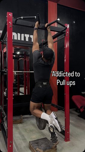 This was my first attempt at weighted pull-ups. Became addicted to it ever since #gym #pullup #addicted #weights