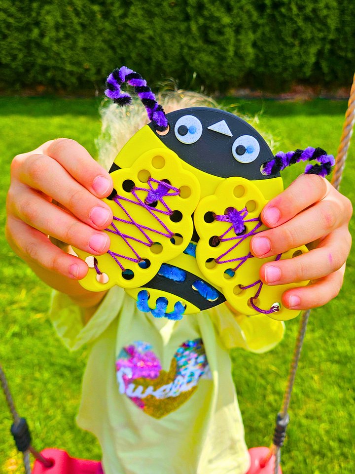 Lacing Puzzle – Build-Your-Own Bee Toy for Fine Motor Skills & Focus product image (1)