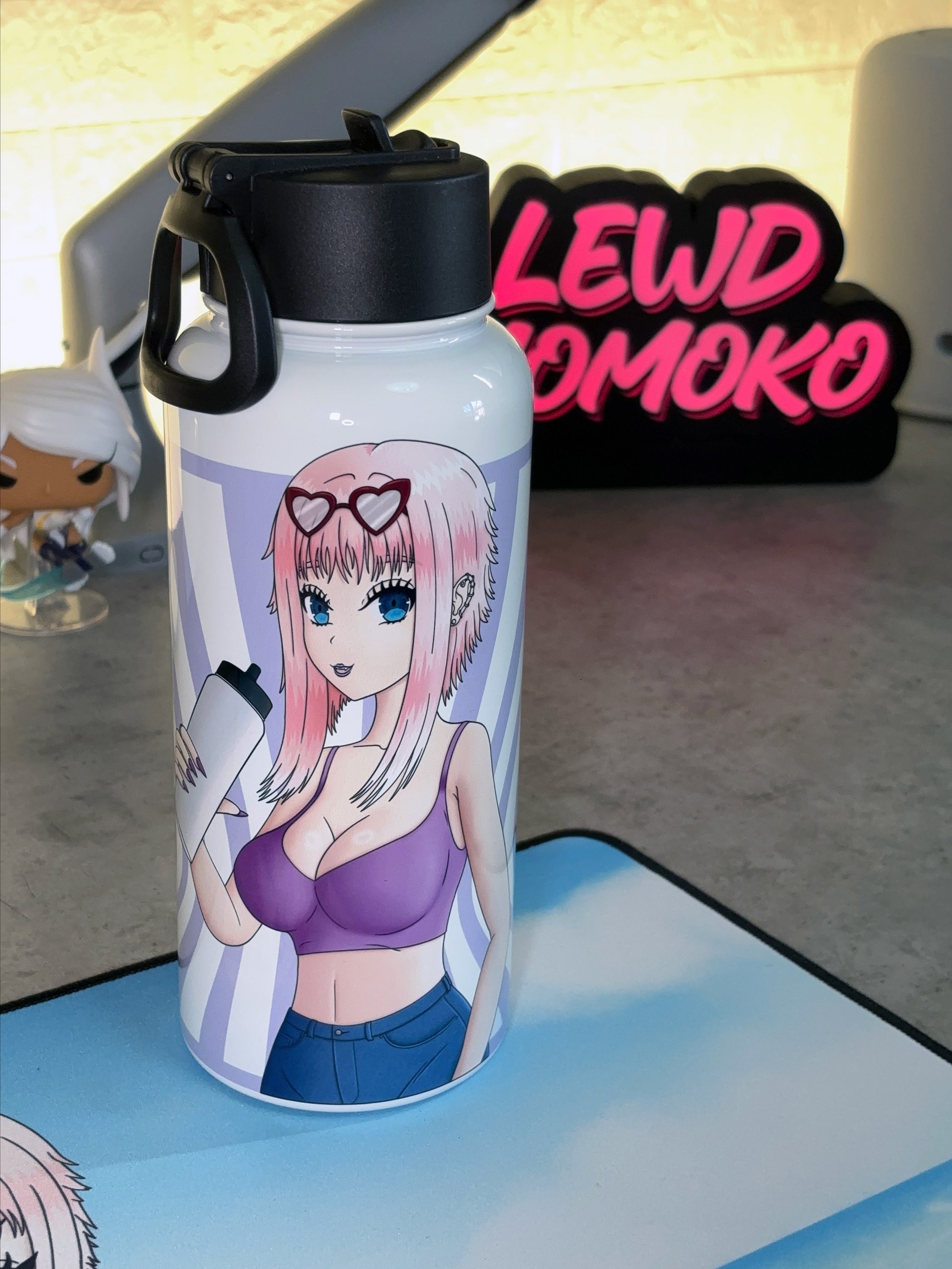 Lewd Momoko Stainless Steel Water Bottle (32 oz) product image (12)