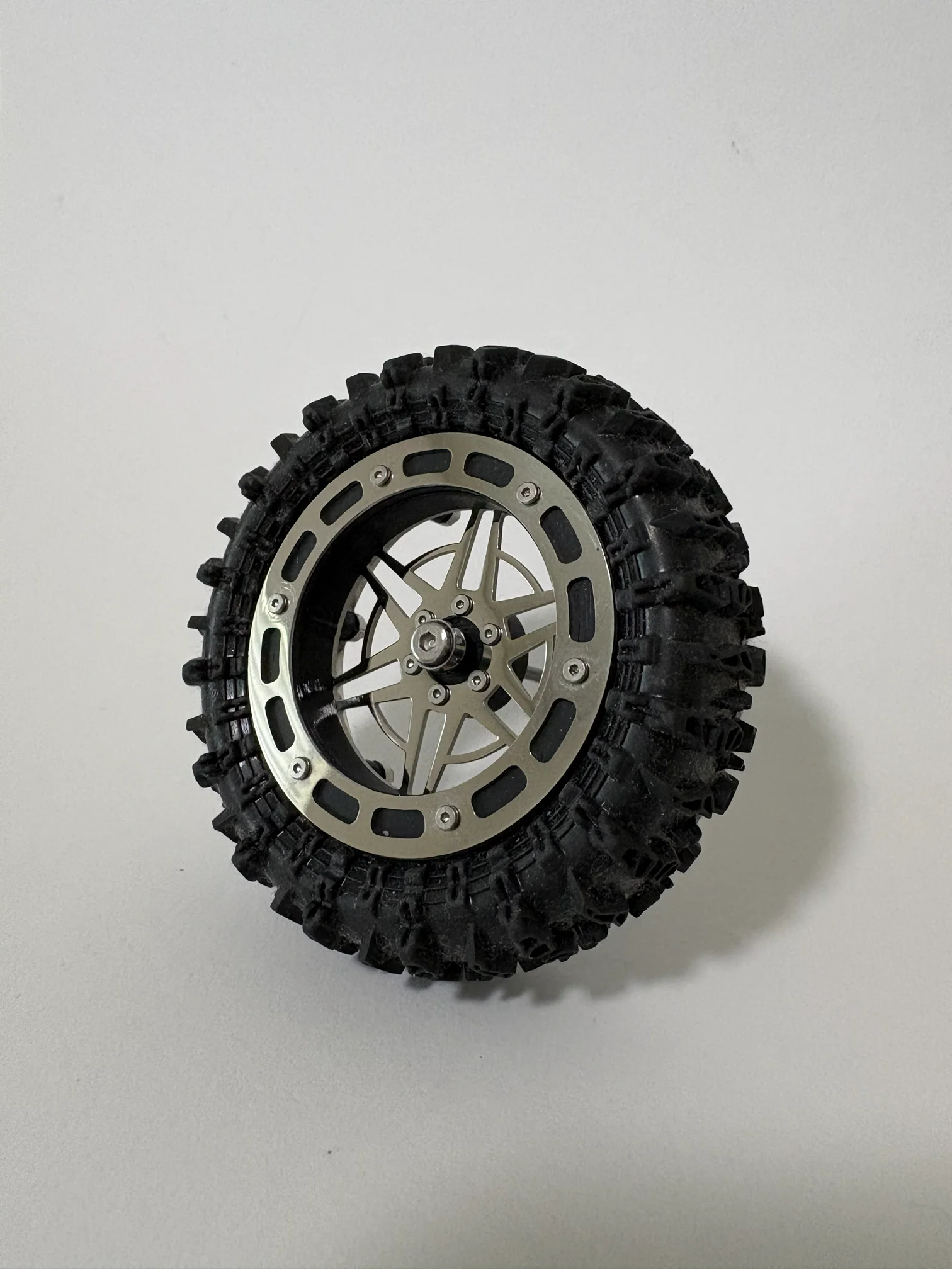 1.8" v2 Floater Wheels - "Supernova" wheel face and "Mountain" floaters product image (2)