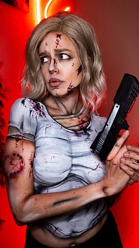 🥵 Grace & Leon… making you hungry for an apocalypse 🤭

Why are Resident Evil characters so frakking yummy?! 🤣 Leon or Dimitre...