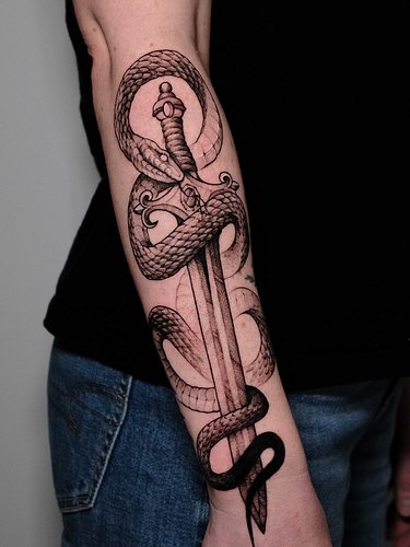 Ink crafted to reflect who you are — unique, fearless, unforgettable ✨

Artist: @da.gloom