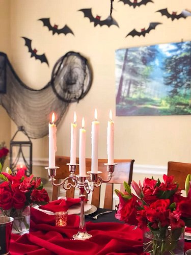 I hope you all have a bloody good #Halloween! 😉 One of my FAVORITE Halloween party themes is a good old-fashioned #vampire di...