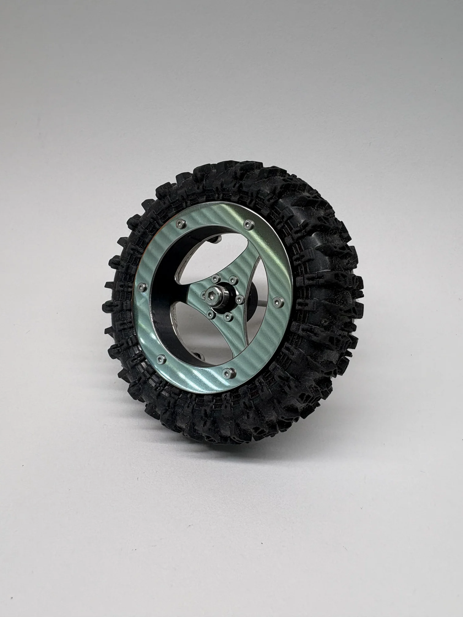 1.8" v2 Floater Wheels - "Trinity" wheel face with "Horizon" floater product image (2)