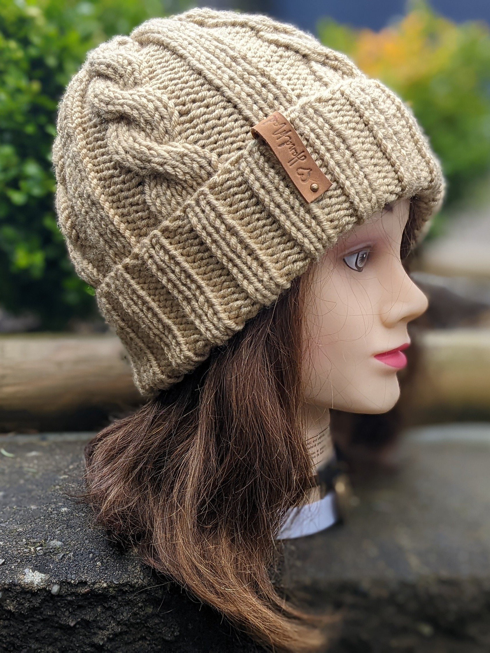 Crème Brûlée Cable Hat Knitting Pattern (Straight Needles) product image (4)