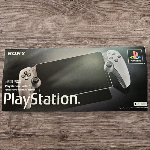 Hands on with this beauty. Finally came available at my local store. 

All thats left is the Dualsense Edge & the Console 😉😯🤔...