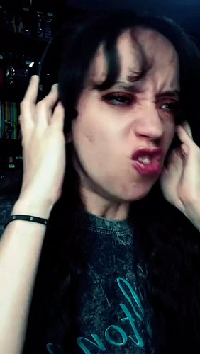 ...like a dog on the floor 🎶

#aneonvoice #clasesdemusica #metalhead #gutural #piercetheveil