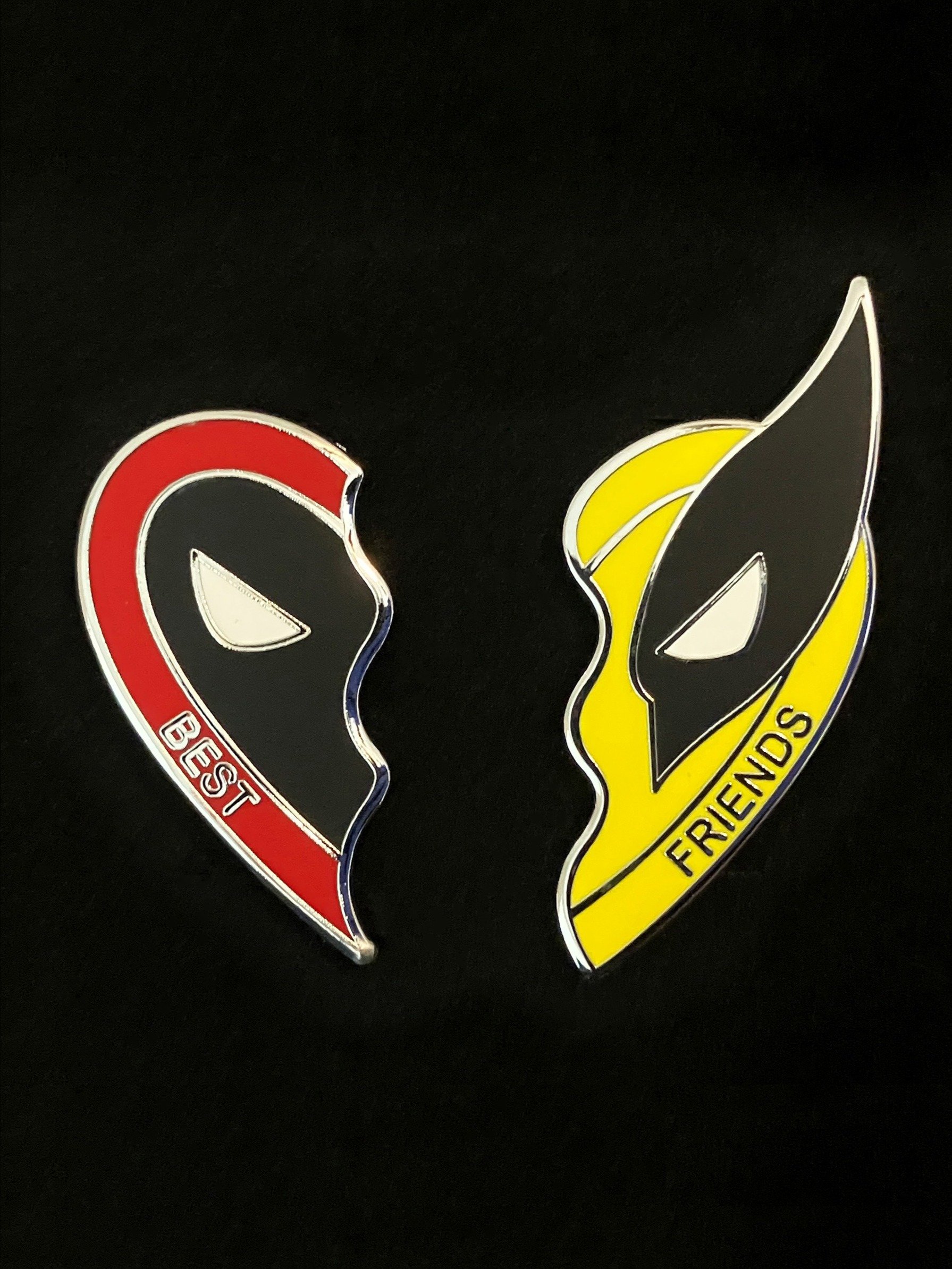 Deadpool & Wolverine Best Friends Heart Enamel Pin Set product image (1)