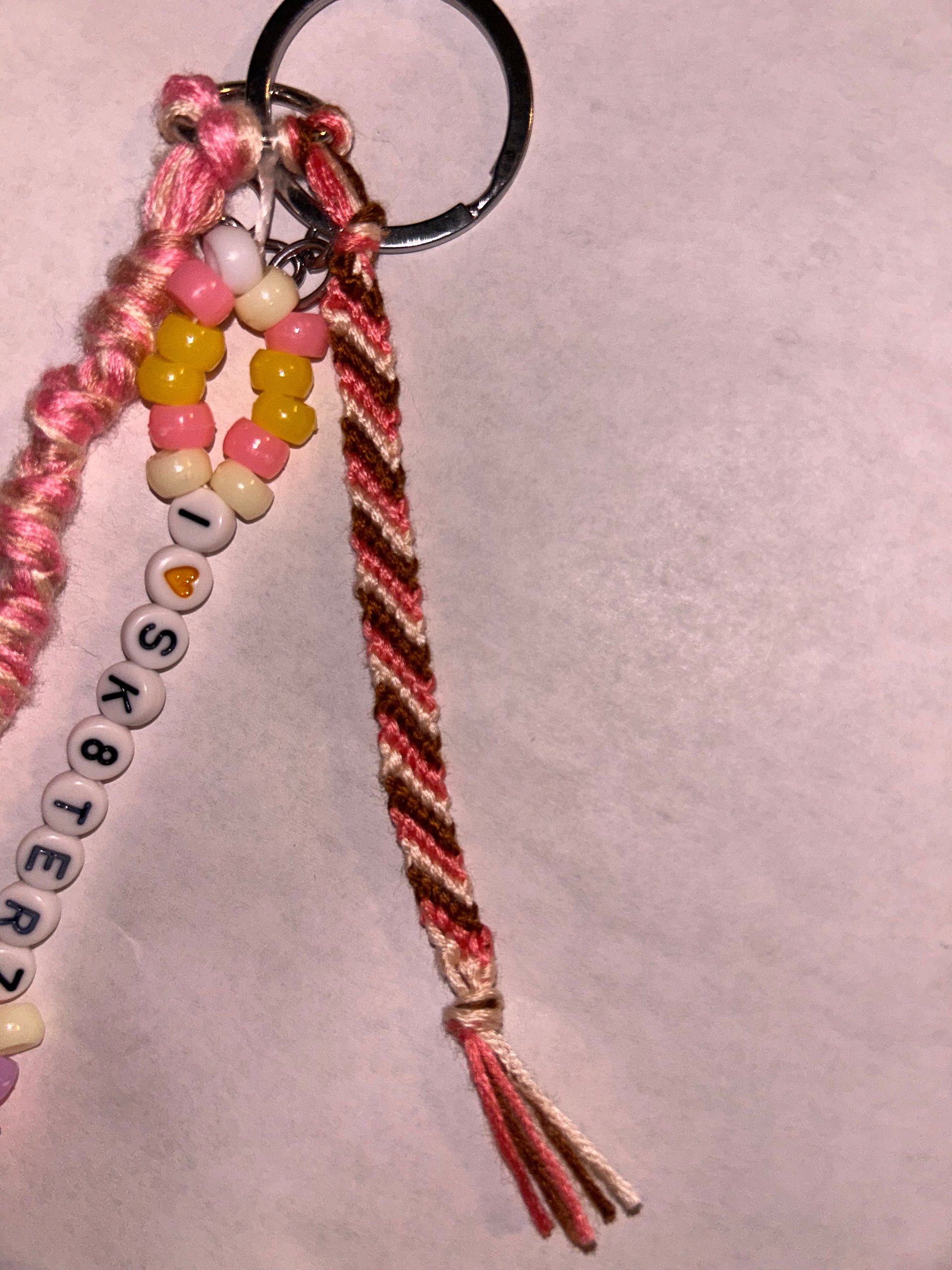 "I <3 Sk8terz" keychain product image (3)