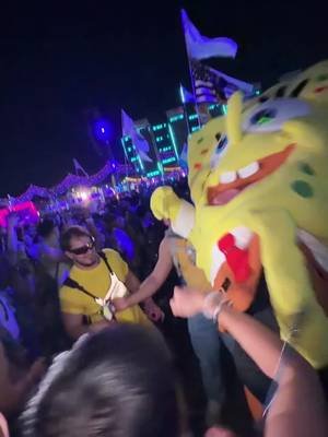 Night festival vibes with SpongeBob & Joker! Wait for the dancing. #FestivalFun #SpongeBob #Joker #Cosplay #NightLife