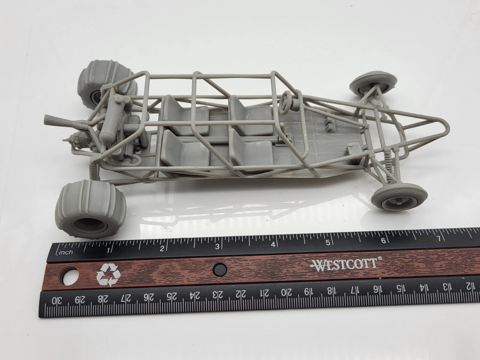 Four-seater Old School Dune Buggy Fully Detailed 1/25 Scale Model Kit product image (7)