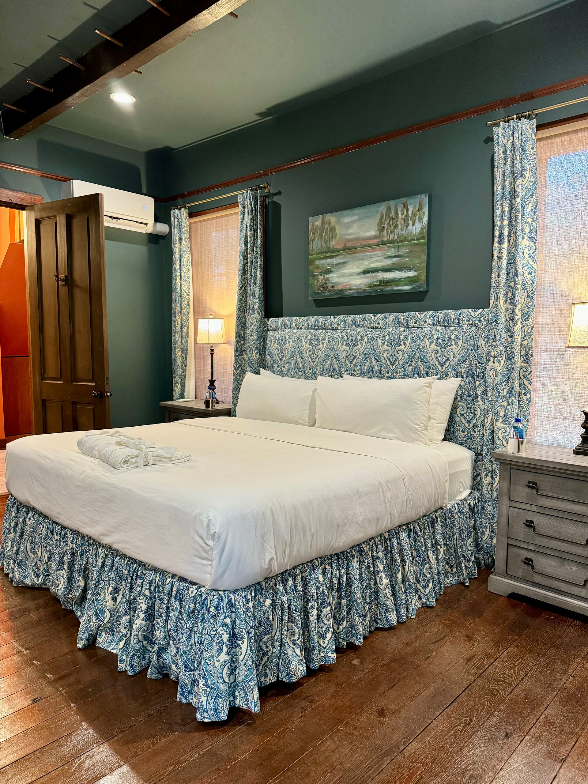 The Shadetree Inn Retreat- Governors Suite - Deposit product image (2)