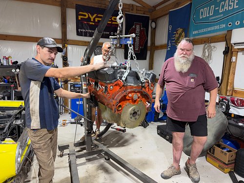 Santa and Brian stopped by and somehow an engine fell out of my Dart! @santasworkshop64 @brian.k.wood #dodgedart #mopar #dodge