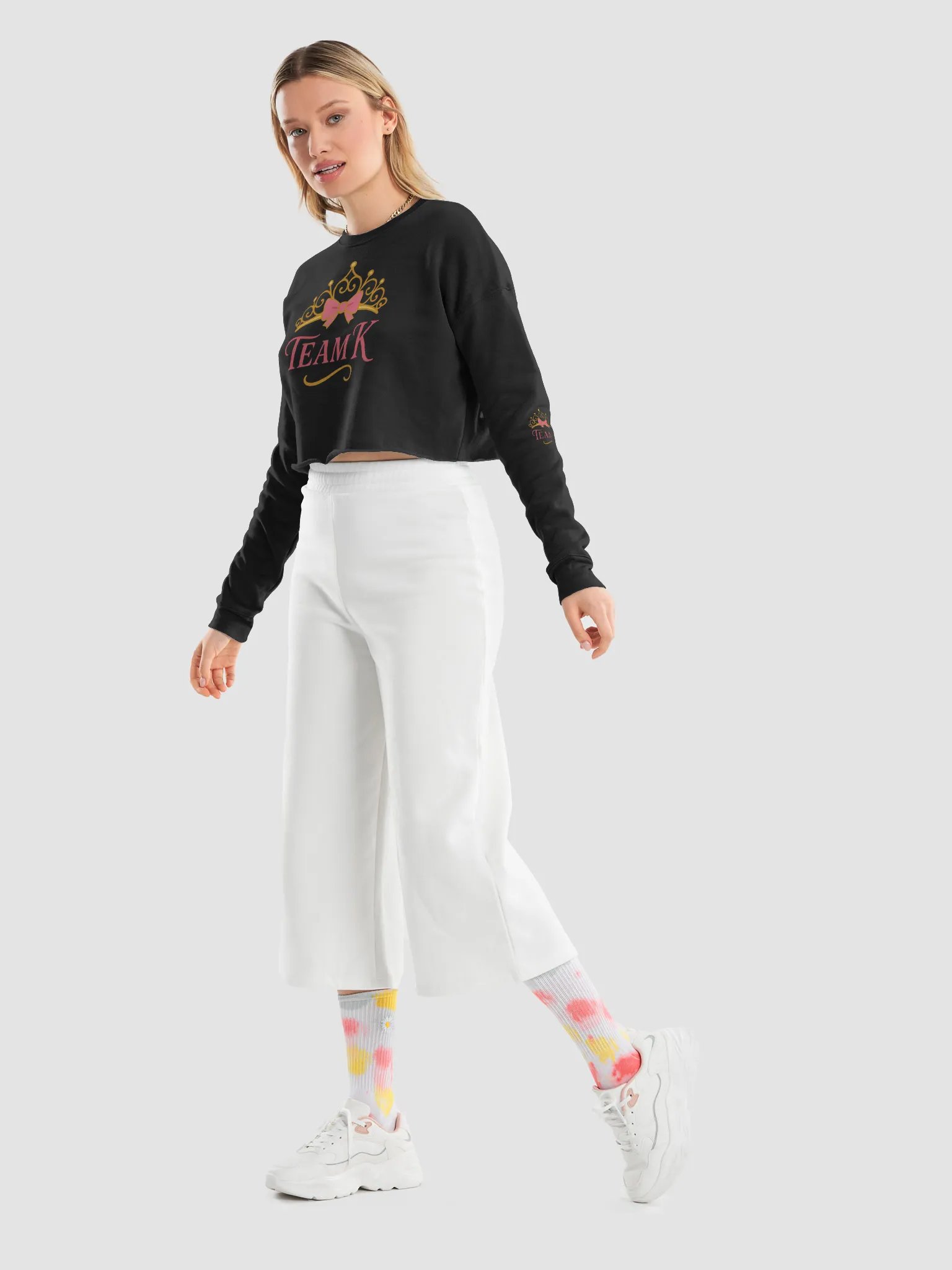 Team K (V-1) Crop Sweatshirt product image (12)