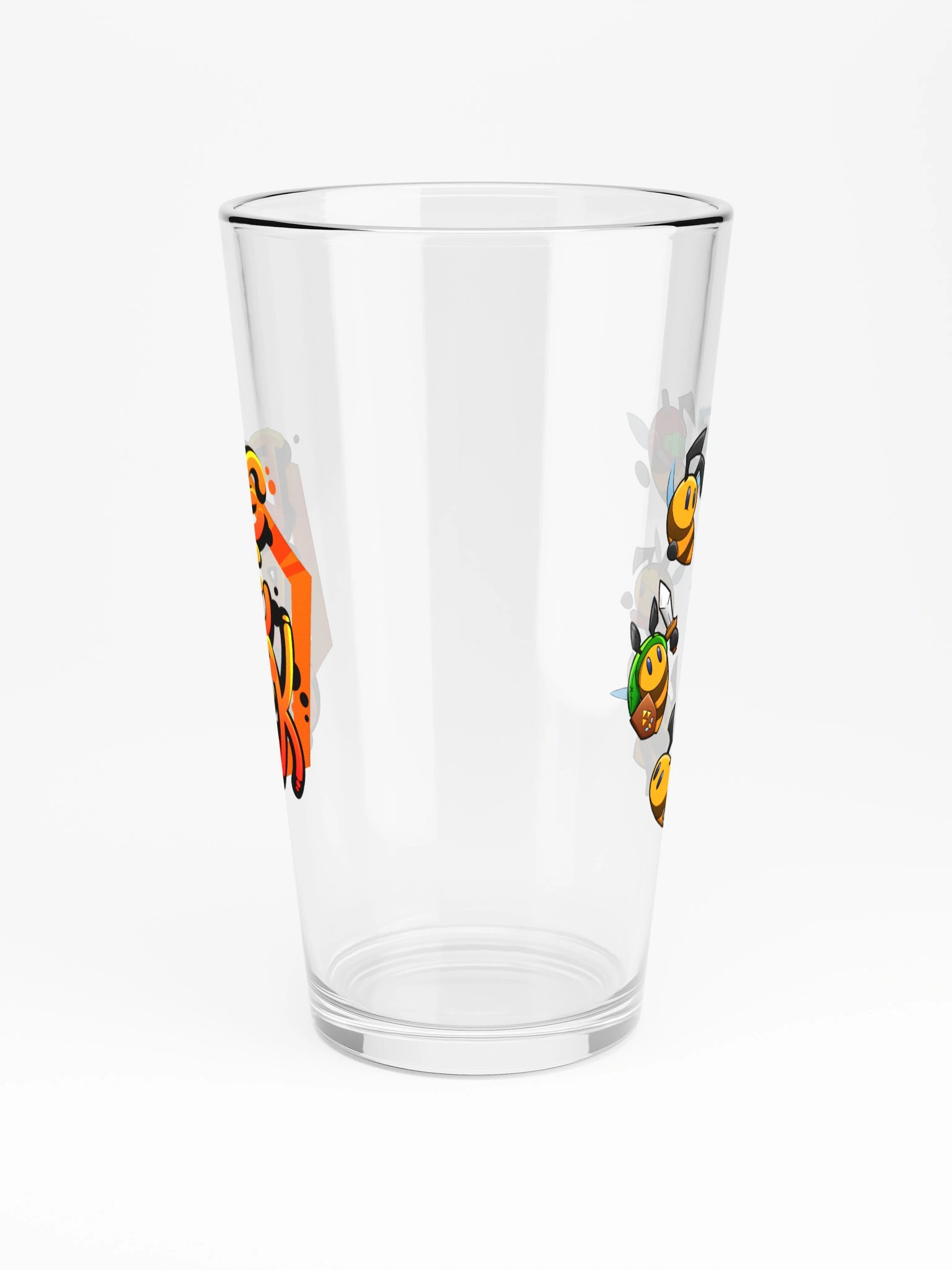 The DeeBeeGeek Pint Glass product image (4)