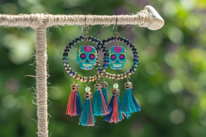 Turquoise skull candy product image (1)