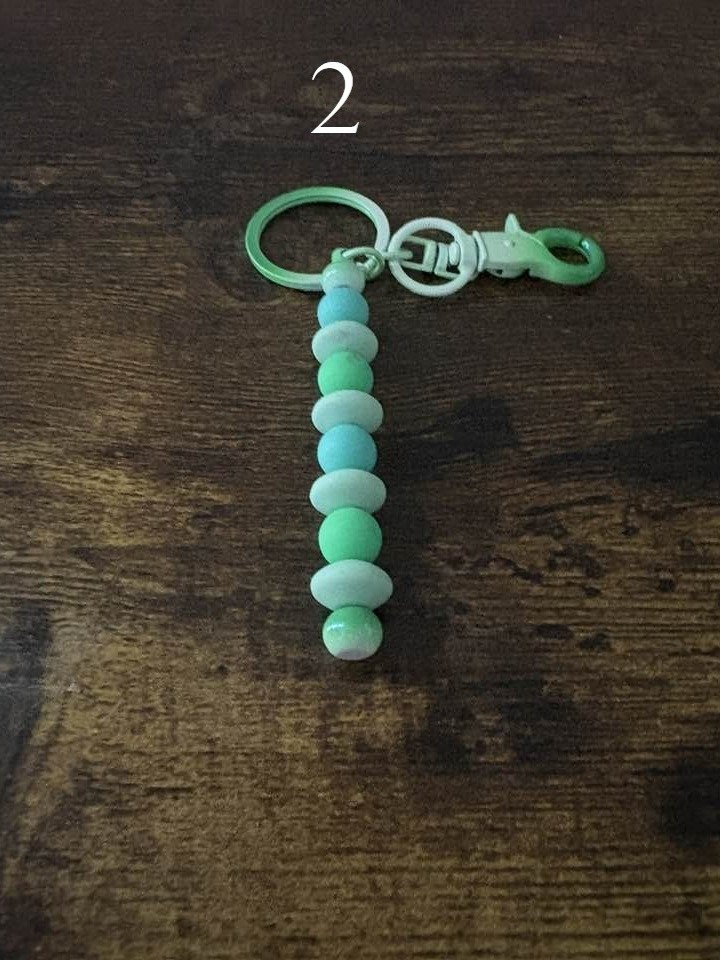 🔑 Handmade Beaded Keyrings – Colorful Two-Tone Designs product image (2)