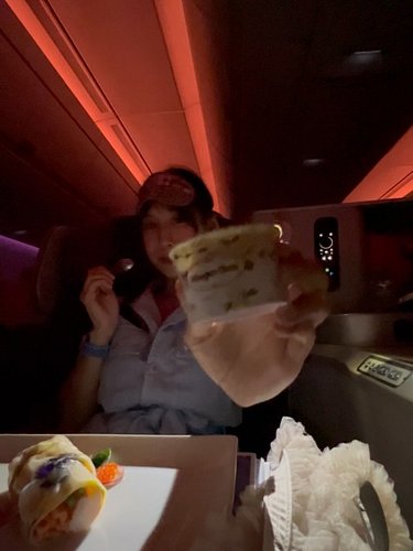 Let’s go to Tokyo 🇯🇵 
.
.
.
.
.

#businessclass 
#airplane 
#fun
#midnightsnack 
#thaiairways