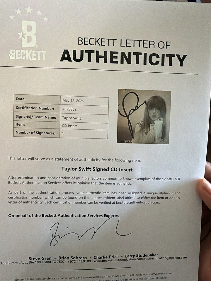 Taylor Swift Signed Insert – The Manuscript – Beckett COA product image (2)