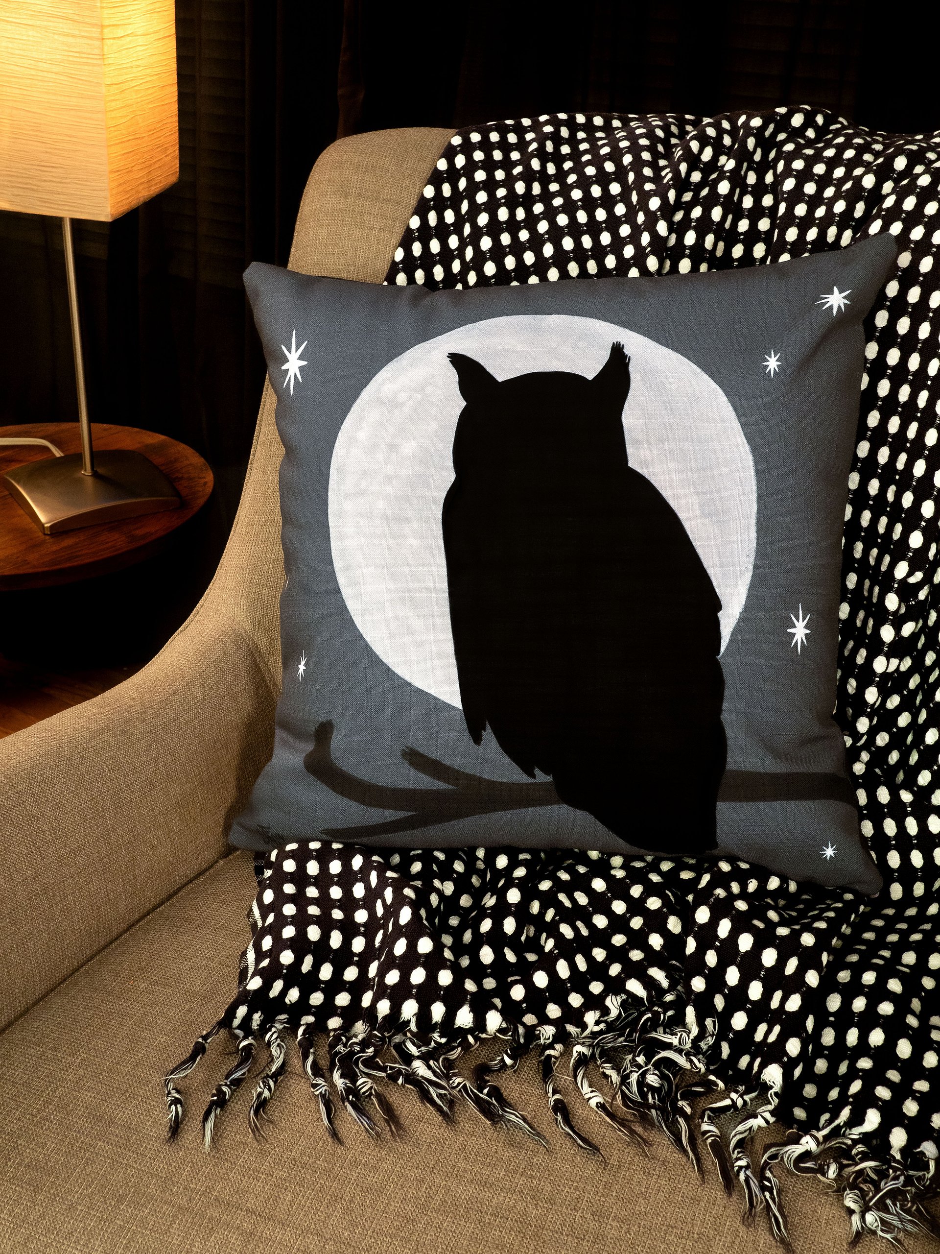 THROW PILLOW - DOUBLE-SIDED OWL & DOTS product image (4)