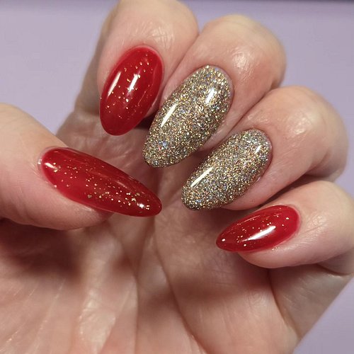 A simple nail look for the weekend when I went out for the chocolate festival. I'll be adding to this in the next few days fo...