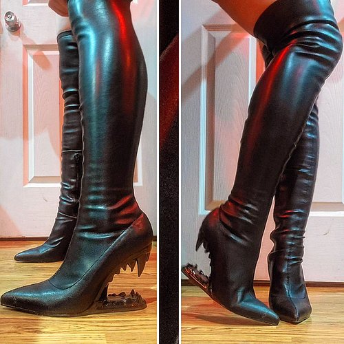 I know it's a little early, but Malicious got me some delicious boots for Valentine's Day. ❤️

#fangs #monster #monstergirl #...