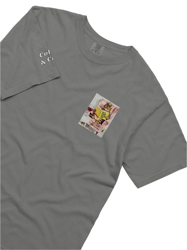 Queen Gloria Ruling The World Patch Design T-Shirt Comfort Colors - Nine Color Options product image (1)