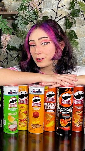 Check out the full video on red app ;) #pringles #tastetest #chips #foodreview #review