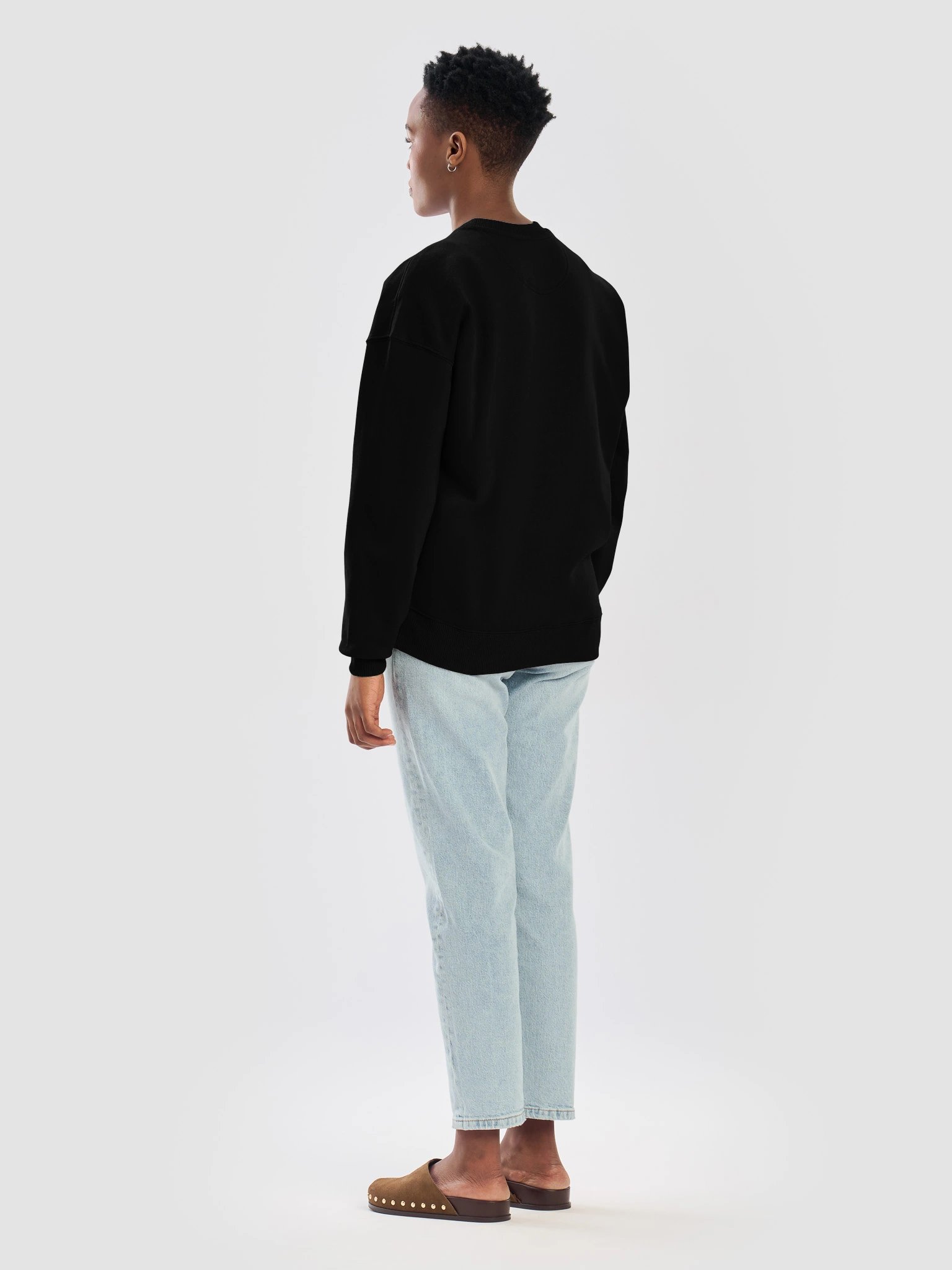 1v9 Oversized Sweater – Gold Stitch product image (12)