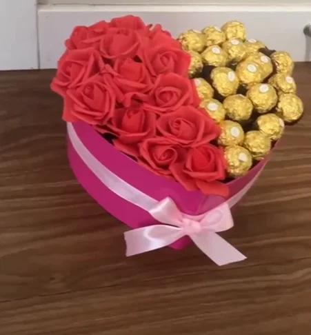 Romantic Chocolate Heart Box for Her – Red Roses & Ferrero Rocher Chocolates product image (2)