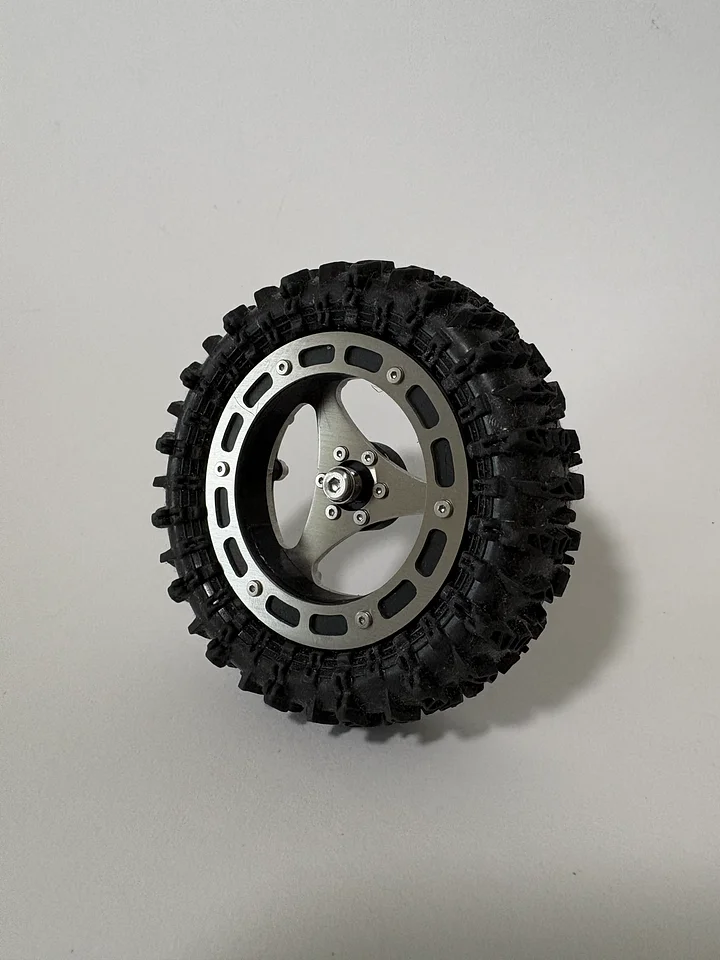 1.8" v2 Spinner Wheels *BRUSHED* - "Trinity" wheel face with "Blade" spinner product image (2)