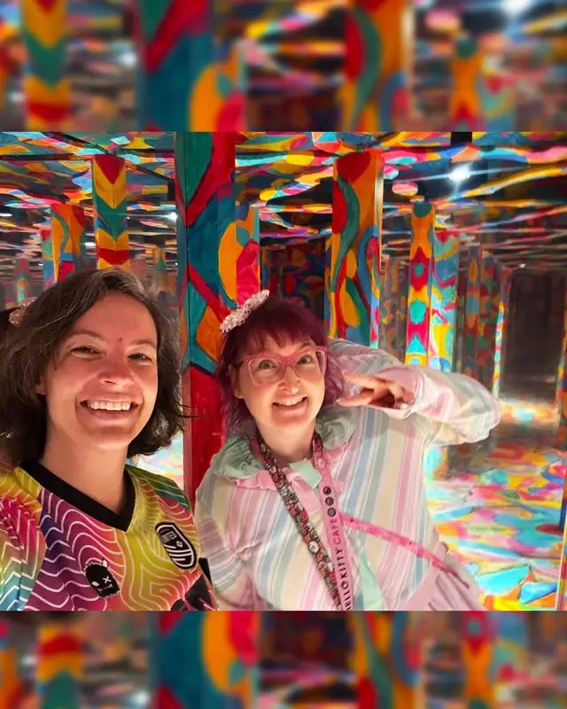 Chelsea joined me to Meow Wolf!   It was so fun trying to figure out the secret quest in such amazing decors. You know I love immersive experiences, and I really enjoyed how colorful this one was!   I can't wait to try all the other locations!   @meow__wolf @convergencestation