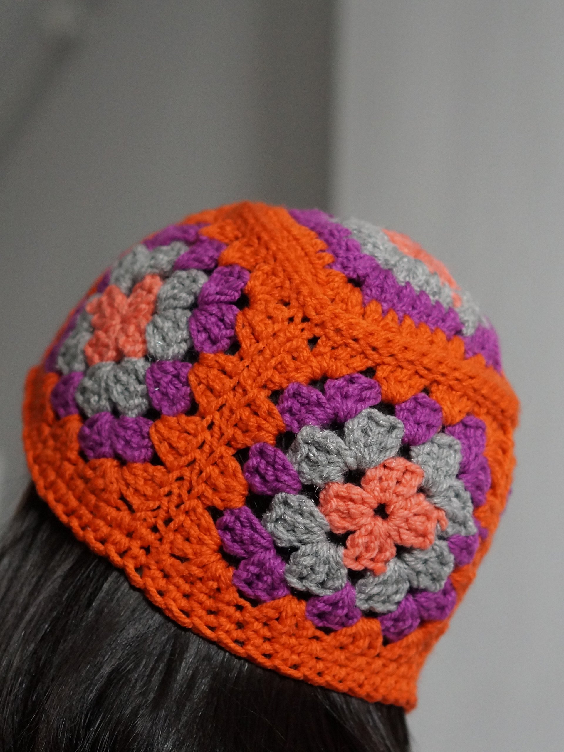 Granny square beanie crochet pdf pattern product image (1)