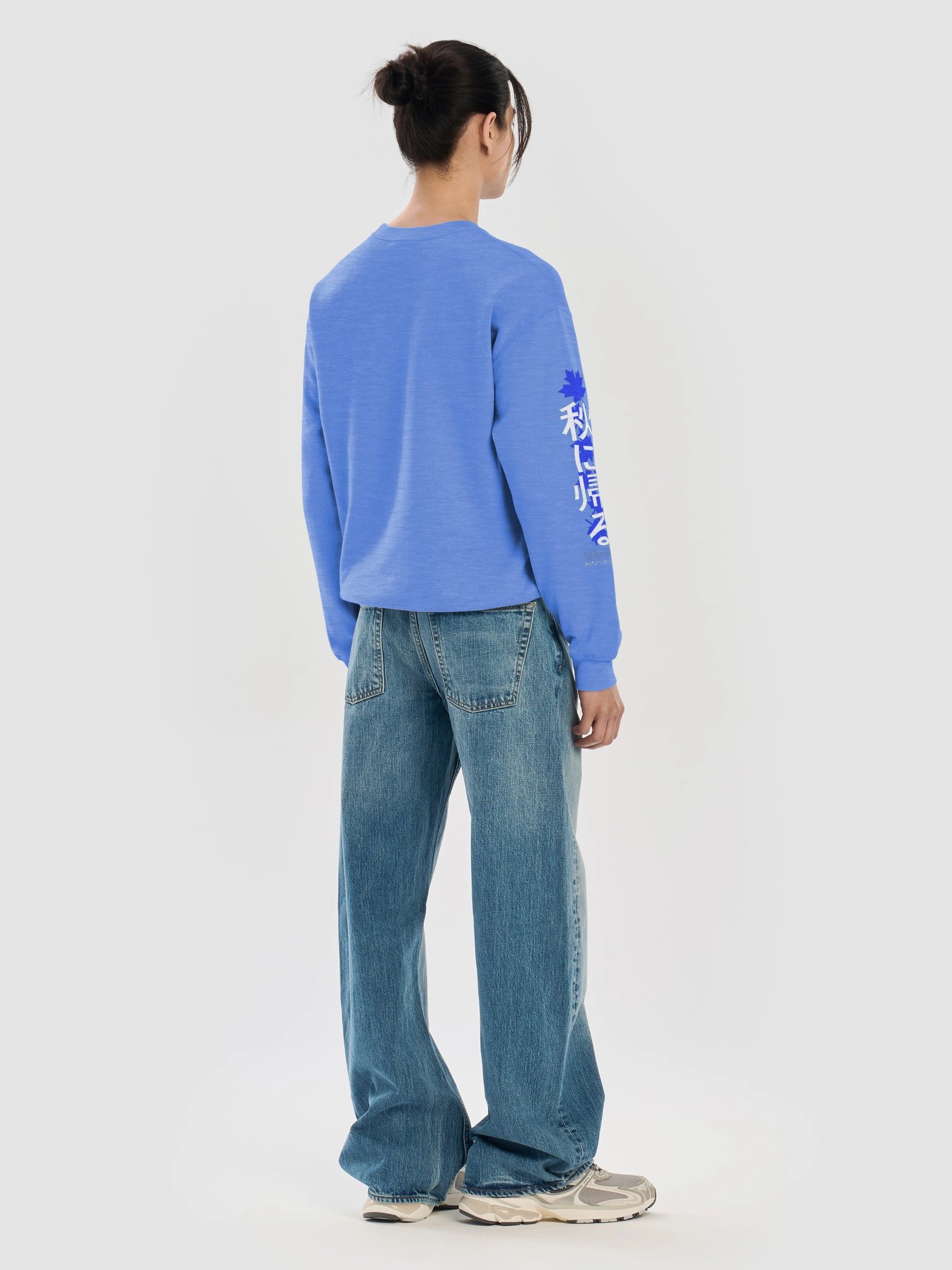 秋に帰る Return to Autumn Sweatshirt (Blue Edition) product image (24)