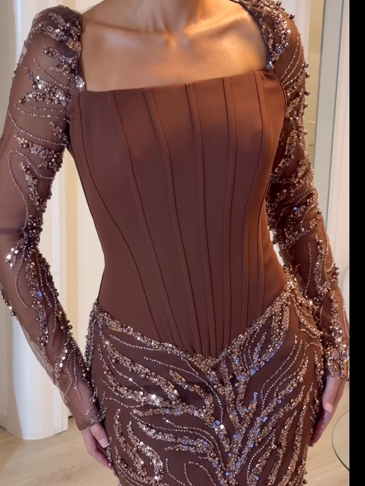 Luxury dress product image (4)