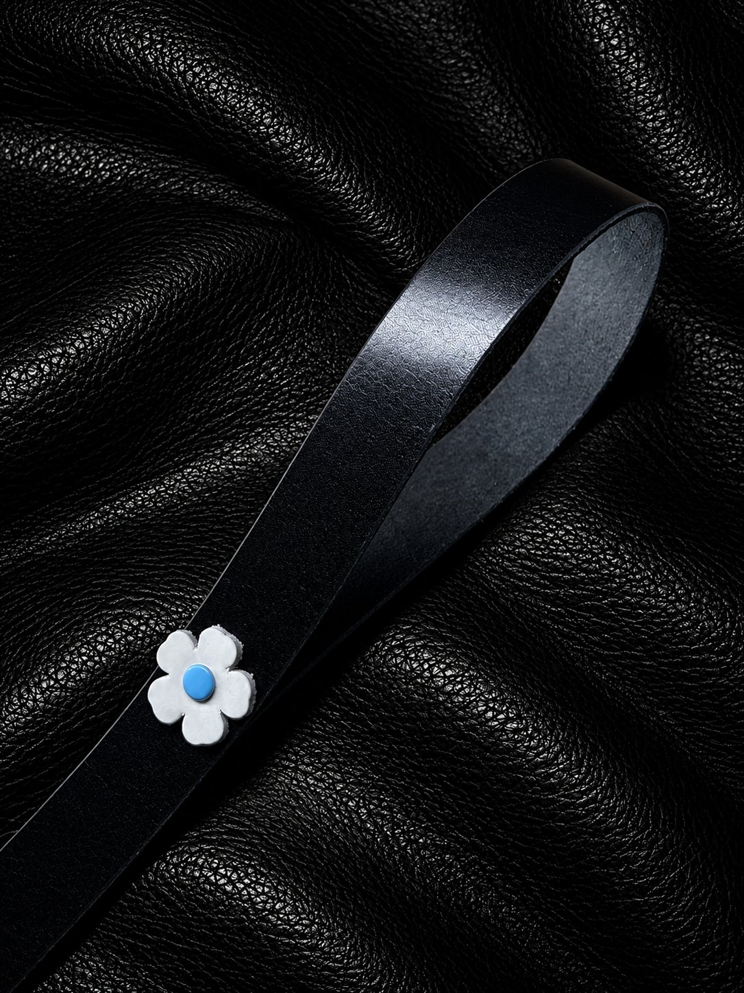 Daisy Leather Leash product image (3)