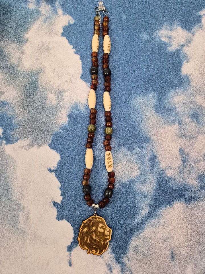 Beaded Lion Pendant Necklace product image (2)