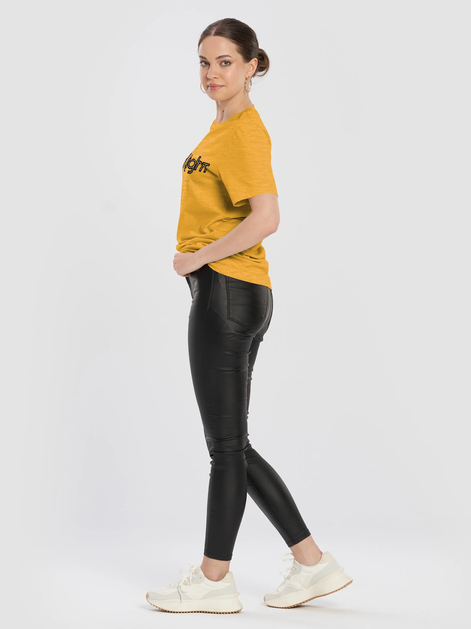 'be that light' tee product image (102)