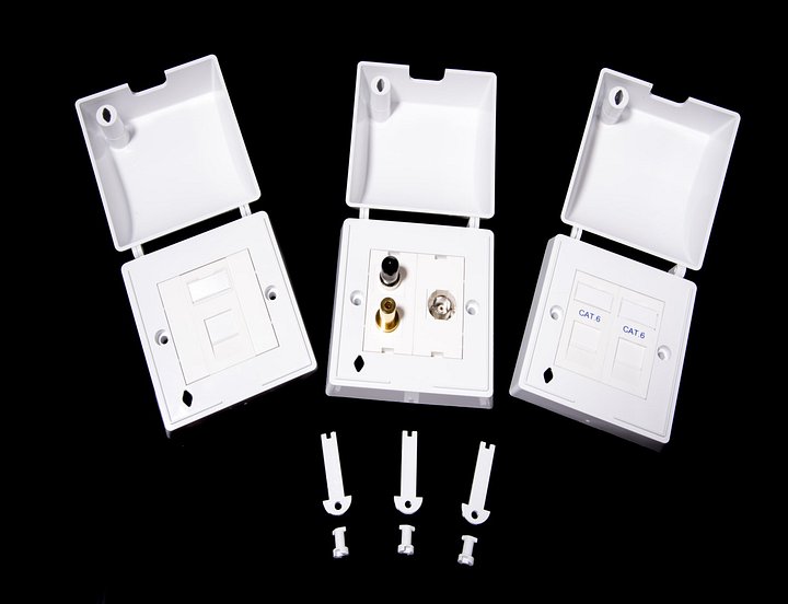 NetLoc® V2 Socket Protector Faceplate product image (1)