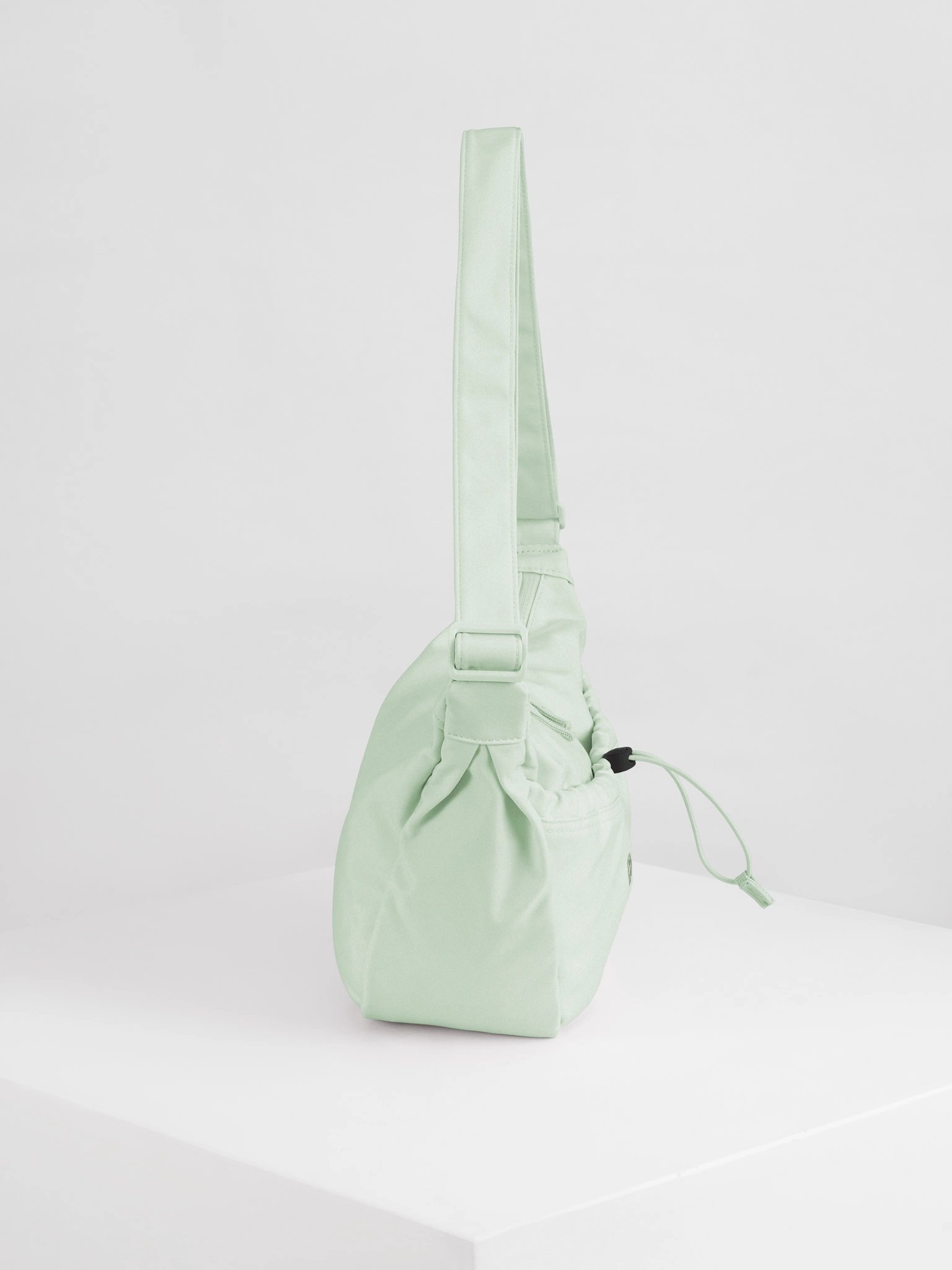 MENTALLY EXCLAIMING (green outline) sling bag product image (6)