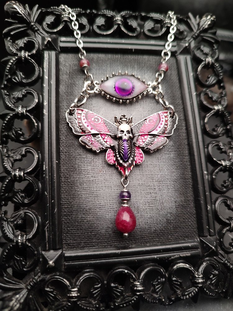 Familiars - Fuchsia Flare Moth product image (2)