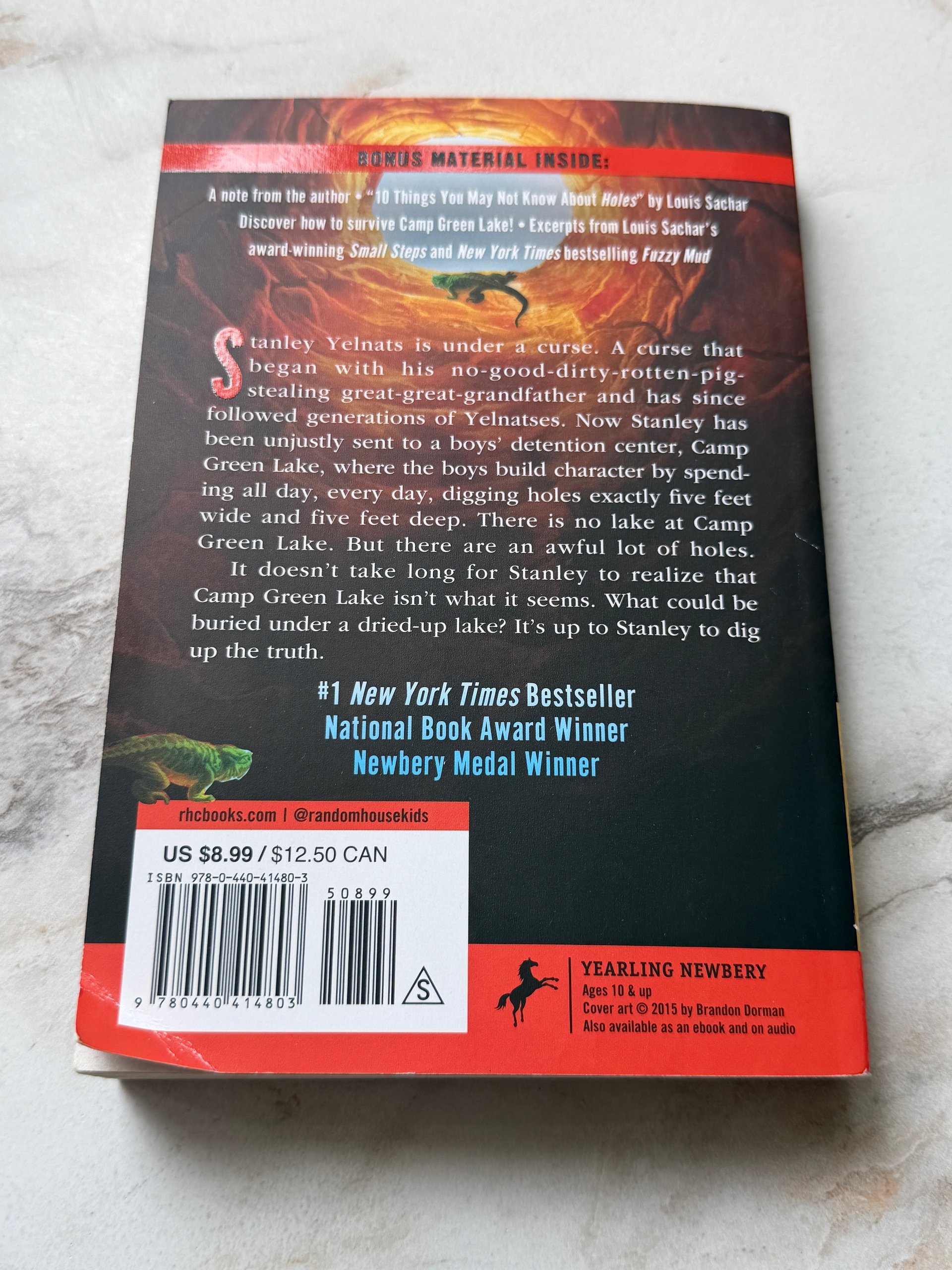 2023 | Holes | Louis Sachar | Special Edition with Bonus Material product image (4)